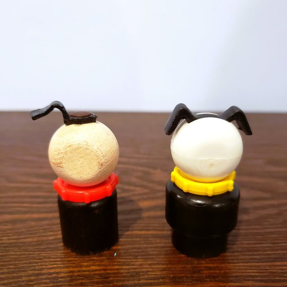 Fisher Price Little People Lucky Black Dog Yellow Red Collar Wood Rivet Ear Lot - Picture 3 of 10